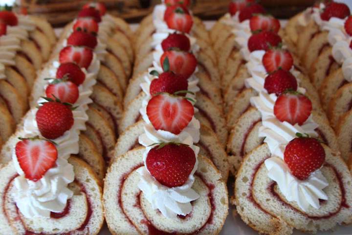 Natürlich gibt es auch Desserts am Buffet